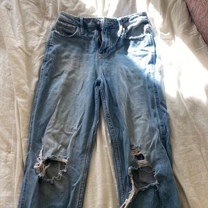 Holister high rise mom jeans size 26